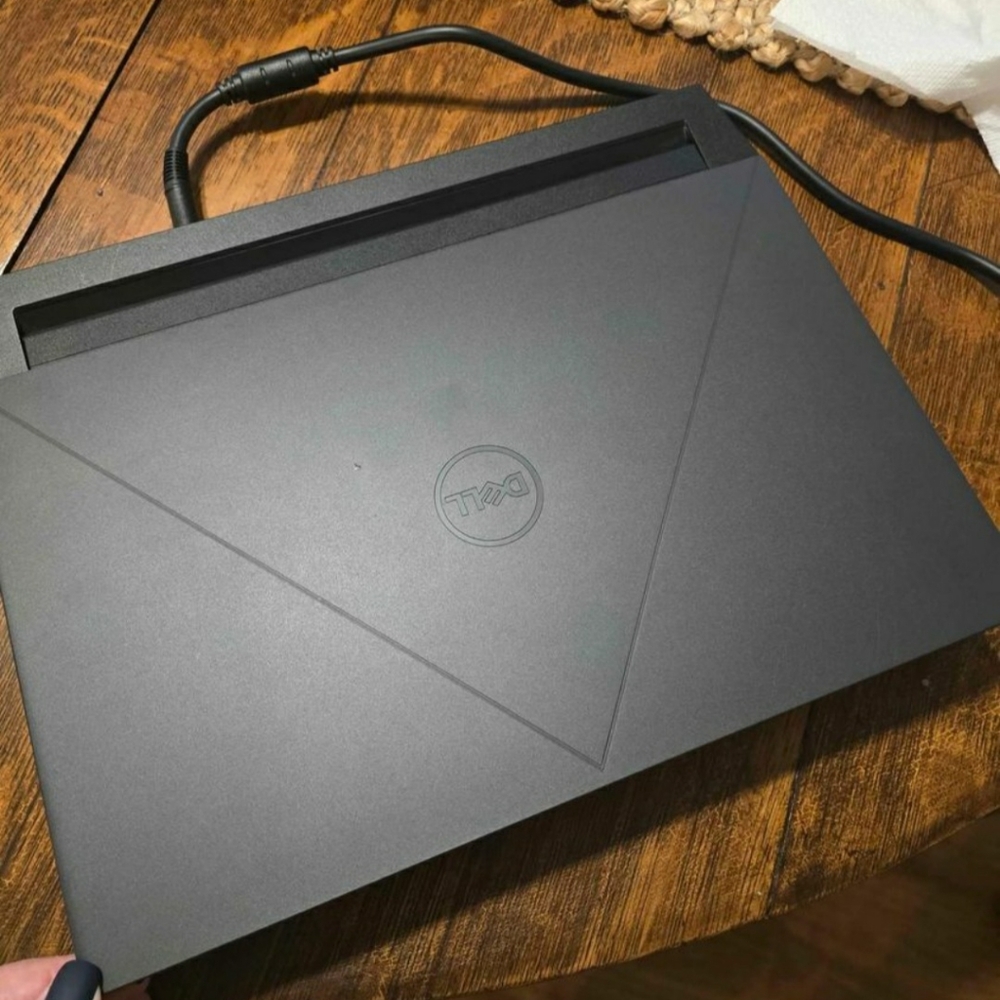 Dell G15 5535